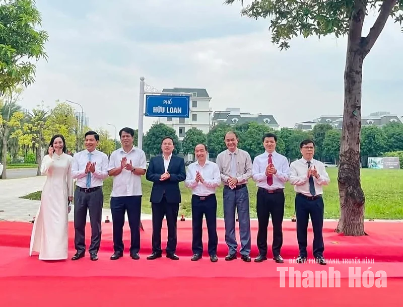 Nhớ mãi thi nhân chở đá xây đời