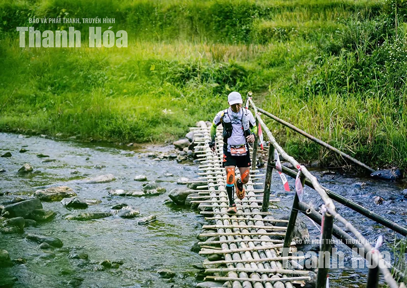 Vượt giới hạn, chạm vẻ đẹp đại ngàn Pù Luông qua giải chạy băng rừng