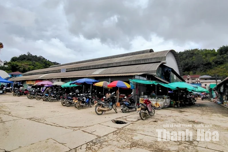 Độc đáo sản vật chợ Sầm Nưa