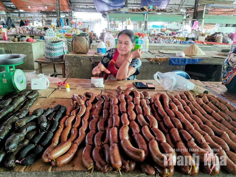 Độc đáo sản vật chợ Sầm Nưa