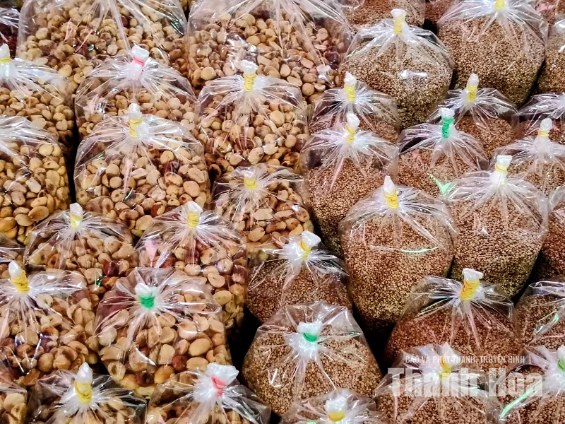 Độc đáo sản vật chợ Sầm Nưa