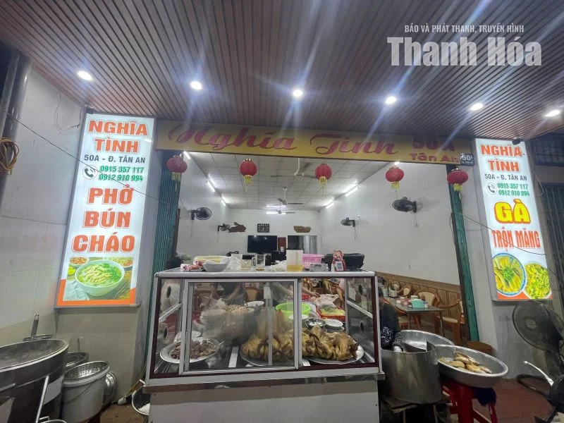 Phố thơm mùi phở