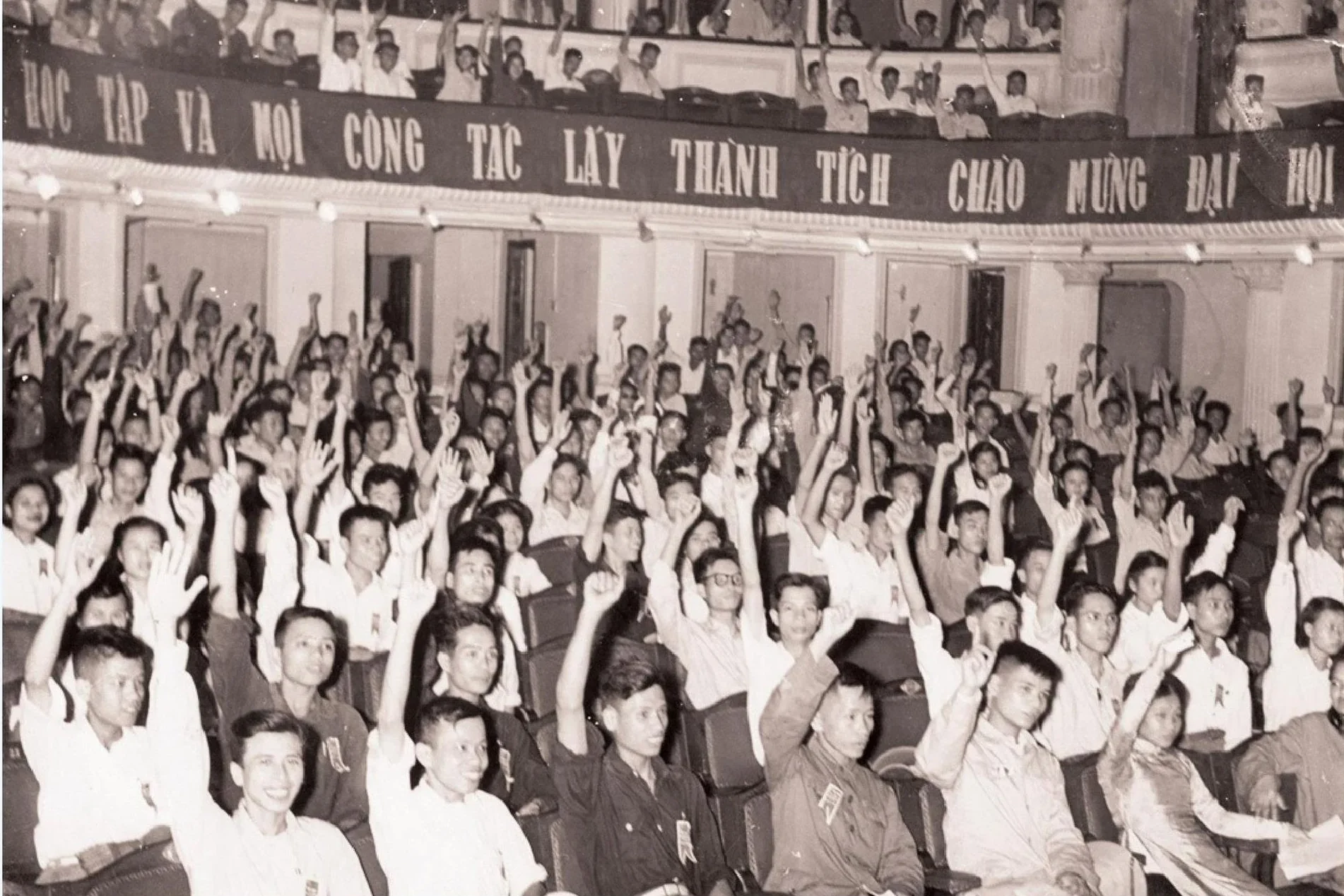 Ngày này năm xưa (25/10): Công bố “Chương trình Việt Minh”; Khai mạc Đại hội Đoàn toàn quốc lần thứ II