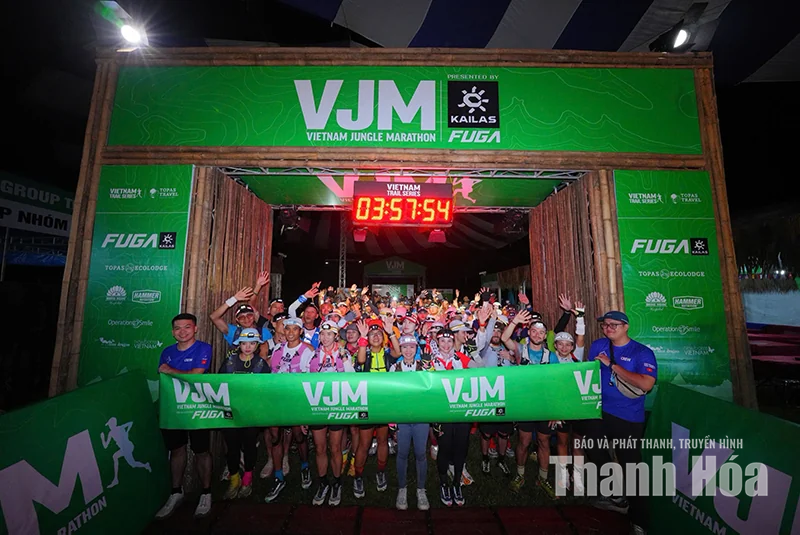 Vượt giới hạn, chạm vẻ đẹp đại ngàn Pù Luông qua giải chạy băng rừng