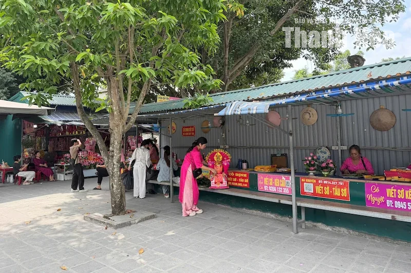 Đền Chín Giếng thu hút hàng nghìn du khách mỗi ngày 