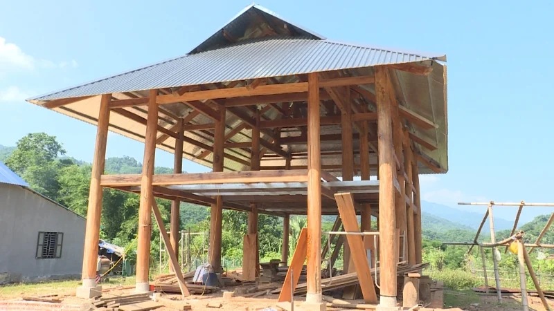 Nhà sàn thưa vắng: Nỗi lo ở xã Văn Phú