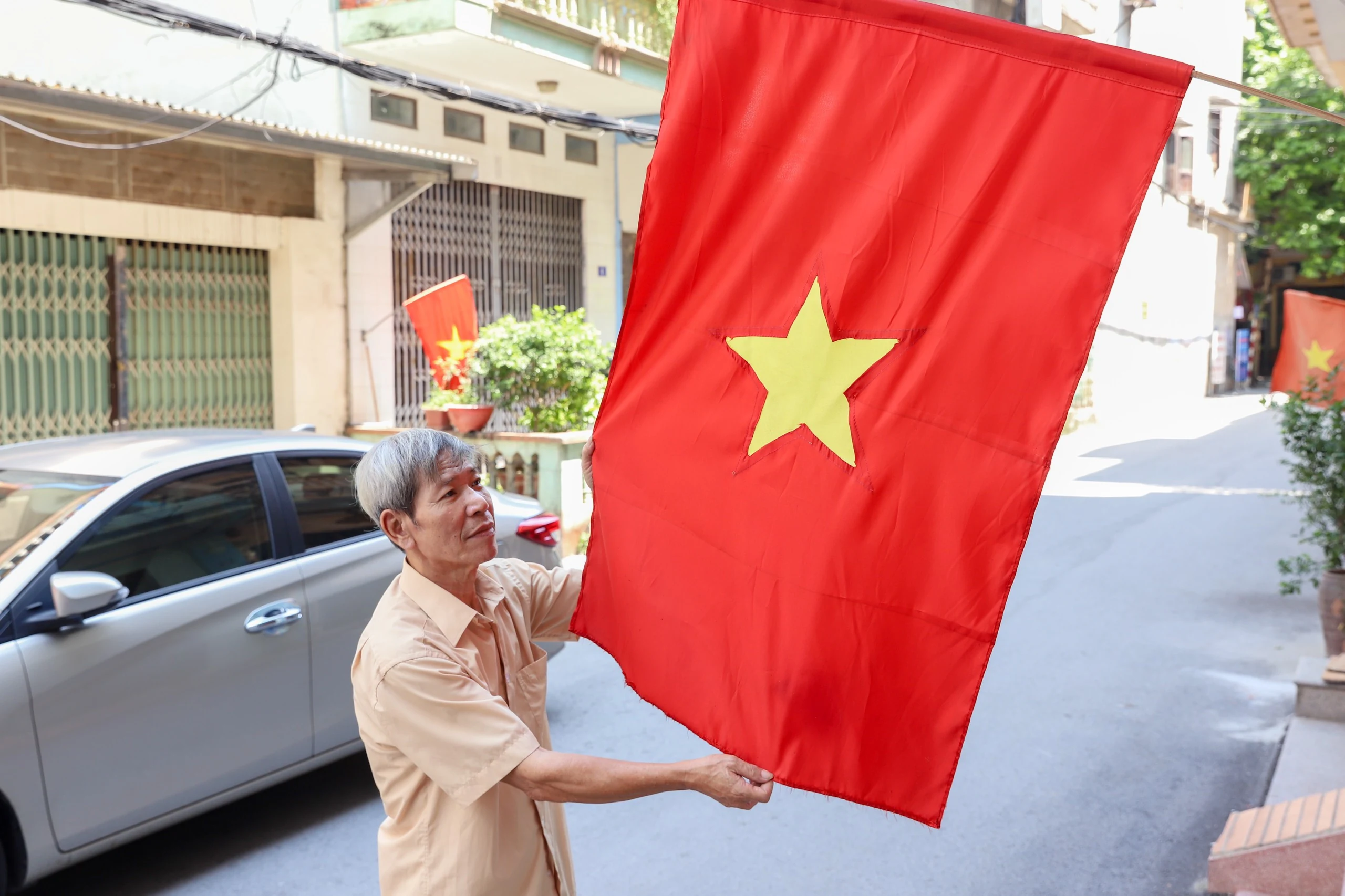 Rực rỡ cờ sao mừng Quốc khánh