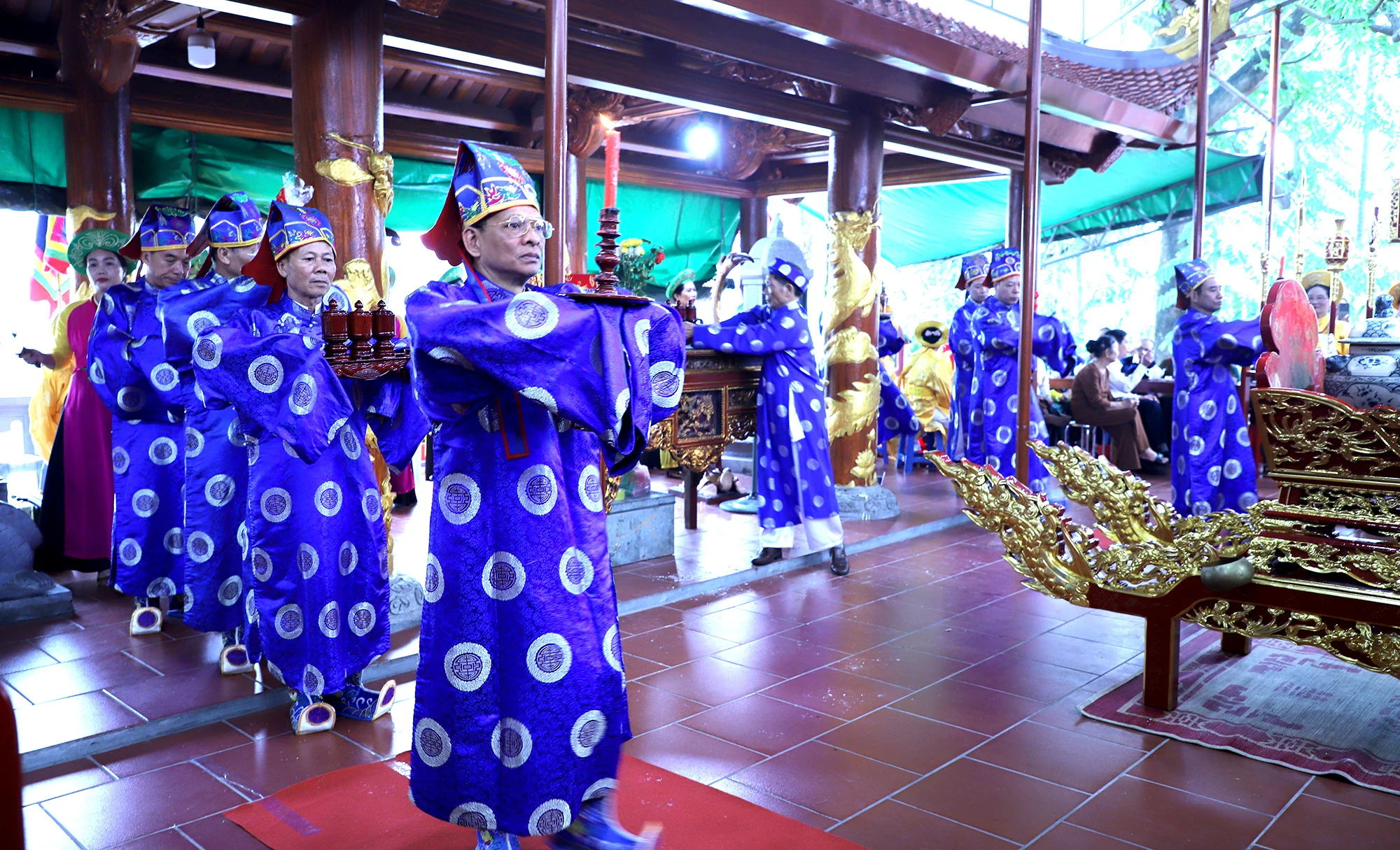 Về Bạch Hạc xem lễ hội truyền thống