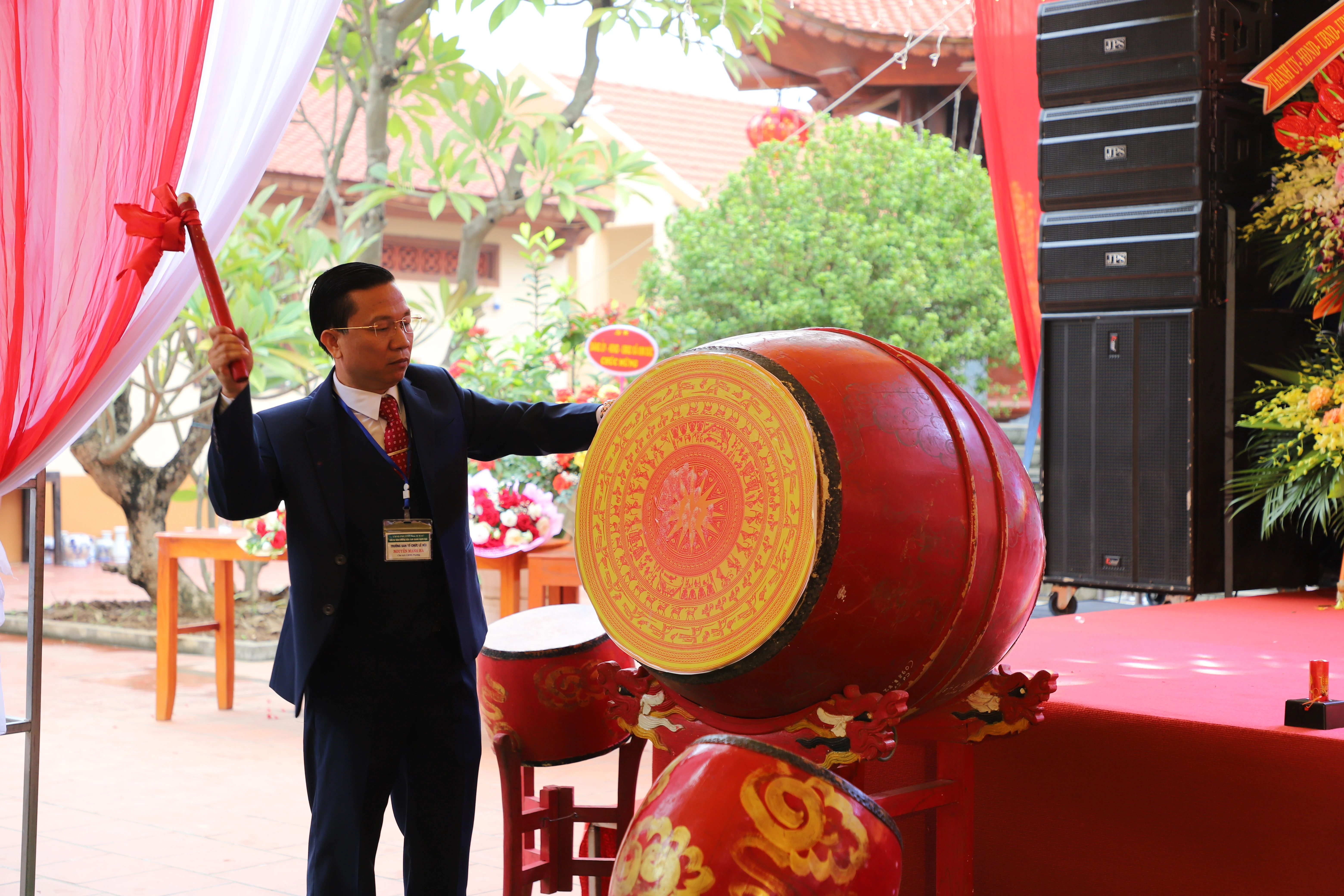 Về Bạch Hạc xem lễ hội truyền thống