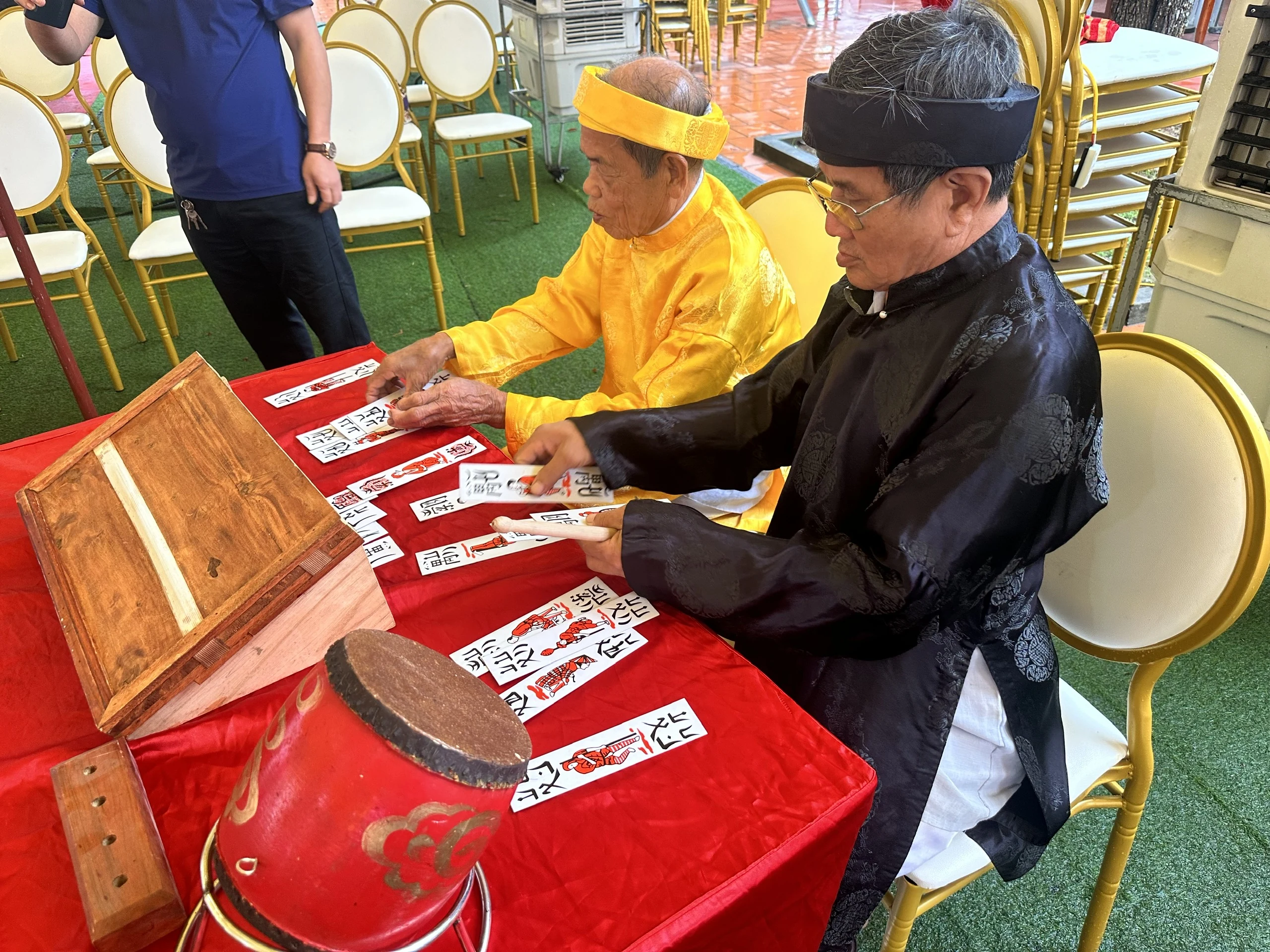 Về Bạch Hạc xem lễ hội truyền thống