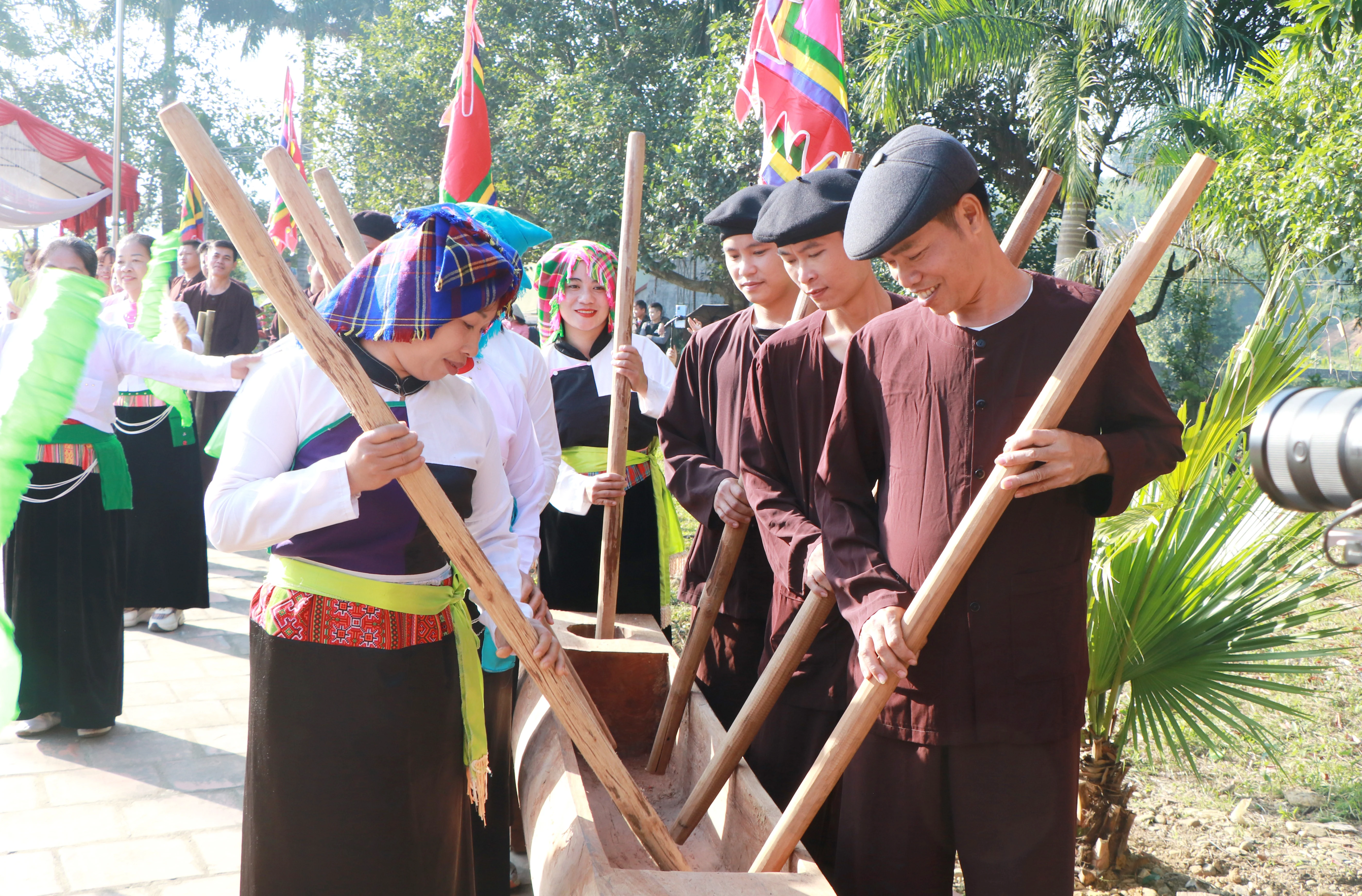 Sắc màu văn hóa Mường