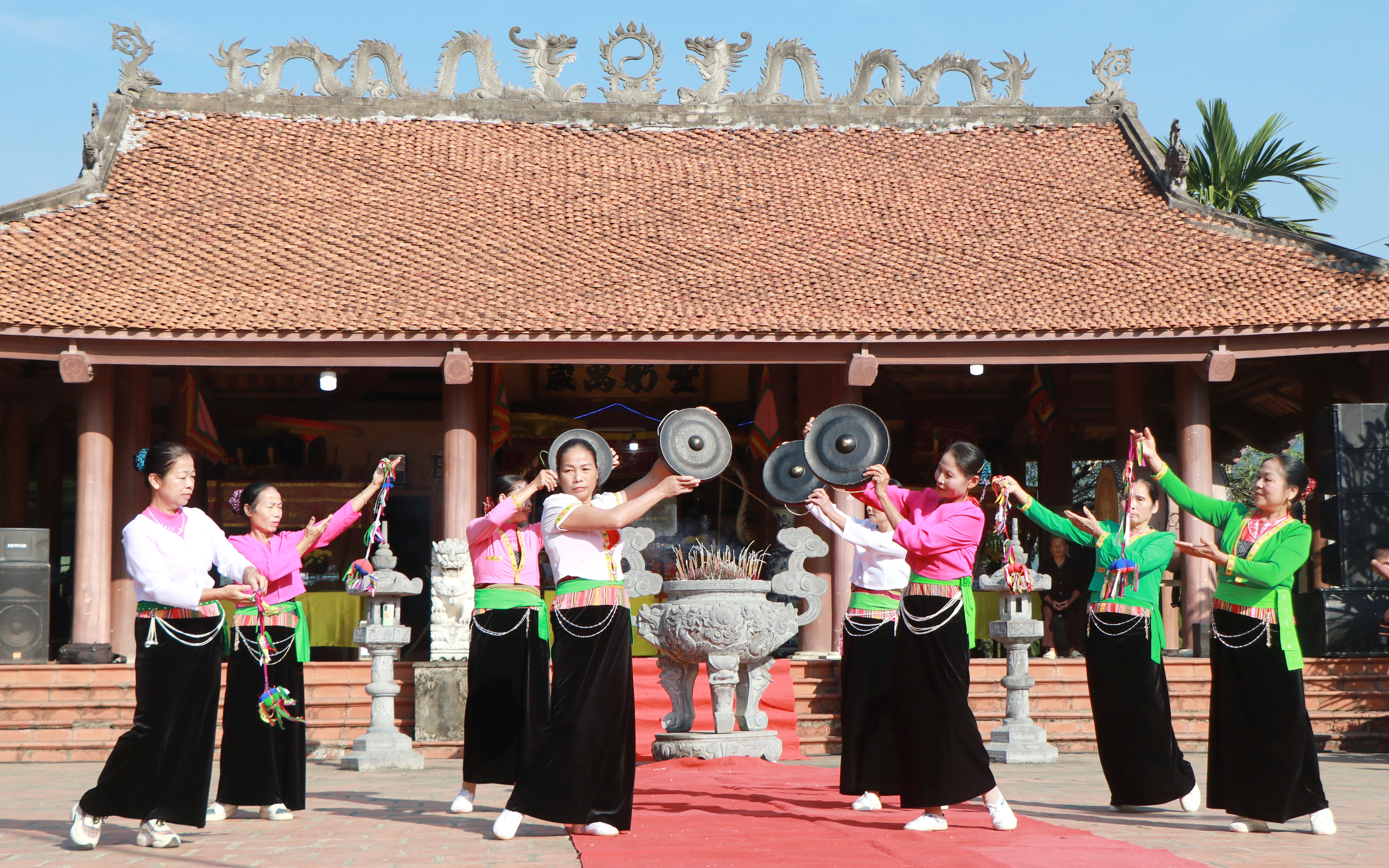 Sắc màu văn hóa Mường