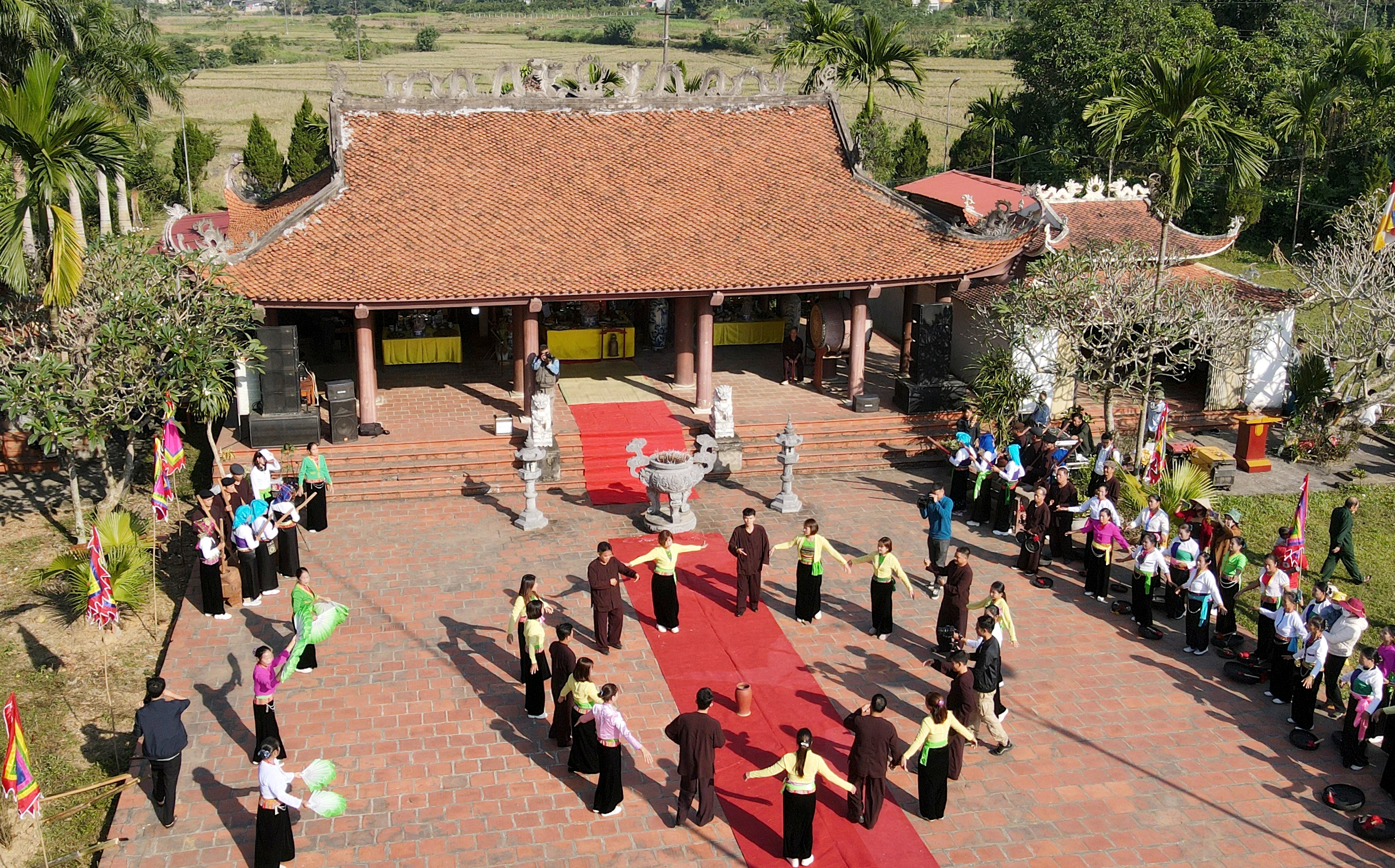 Sắc màu văn hóa Mường