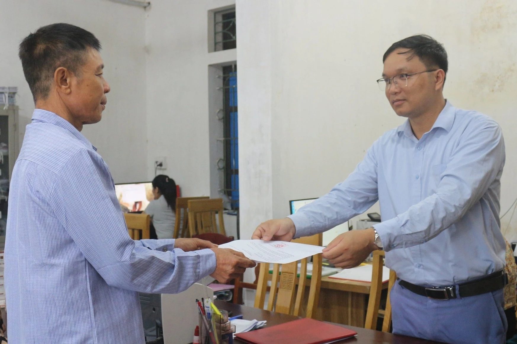 Kỳ 2: Tinh cán bộ, gọn bộ máy