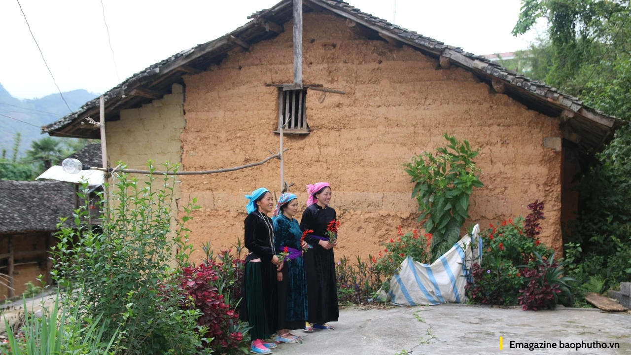 Về Má Lé, ngắm nhà cổ, nói chuyện bình yên