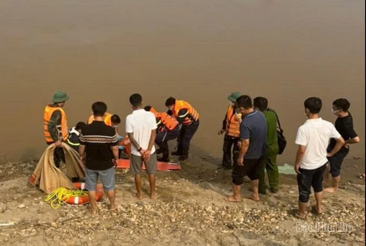 Tìm thấy thêm 1 nạn nhân trong vụ đuối nước ở xã Hiền Quan, huyện Tam Nông