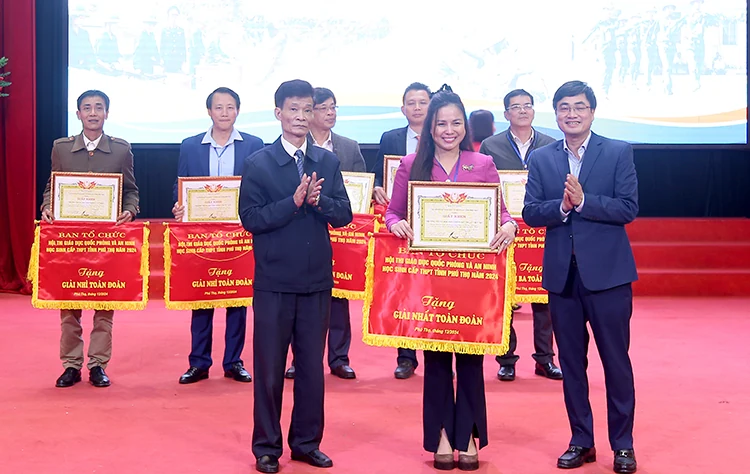 Bế mạc Hội thi Giáo dục quốc phòng và an ninh học sinh THPT tỉnh Phú Thọ năm 2024