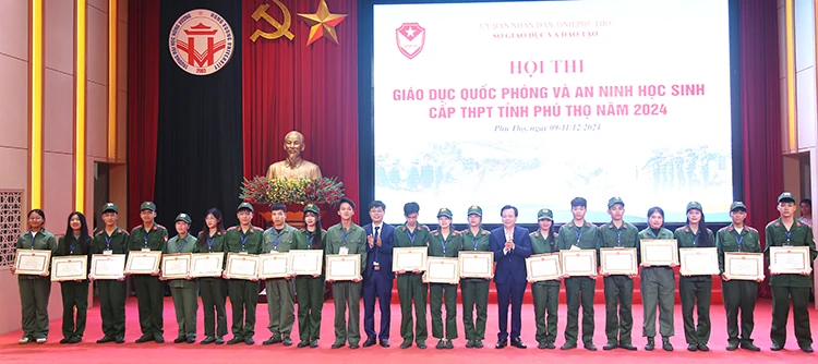 Bế mạc Hội thi Giáo dục quốc phòng và an ninh học sinh THPT tỉnh Phú Thọ năm 2024