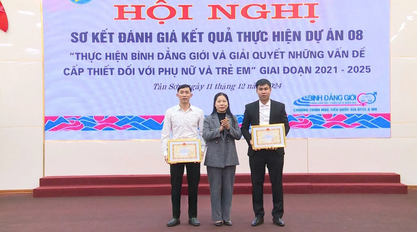 Huyện Tân Sơn sơ kết triển khai thực hiện Dự án 8