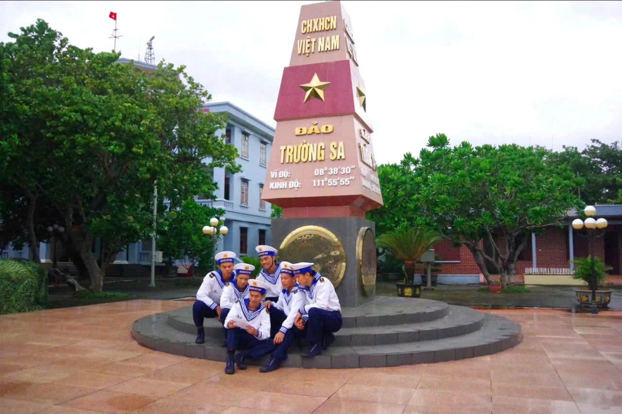 Những cánh thư vượt sóng