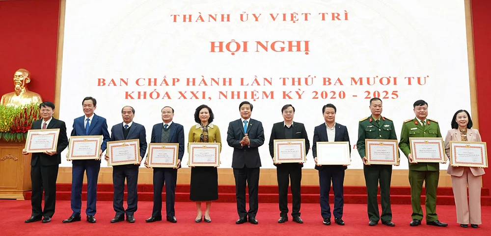 Thành phố Việt Trì triển khai nhiệm vụ năm 2025
