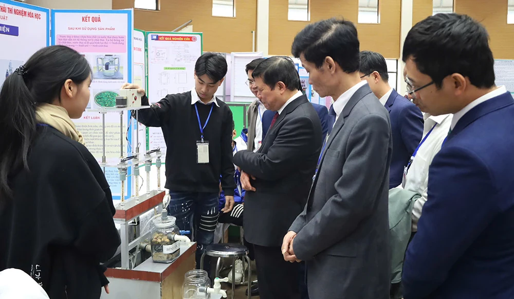 Khai mạc cuộc thi Khoa học kỹ thuật và Robotics học sinh trung học cấp tỉnh năm học 2024-2025