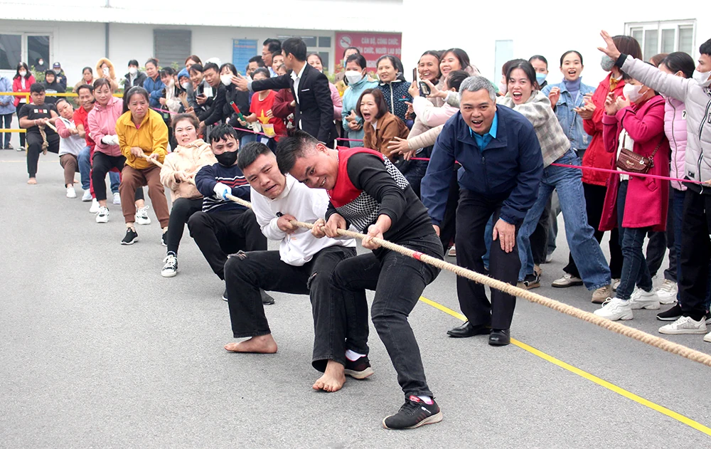 Tổ chức “Tết sum vầy - Xuân ơn Đảng” cho đoàn viên, người lao động