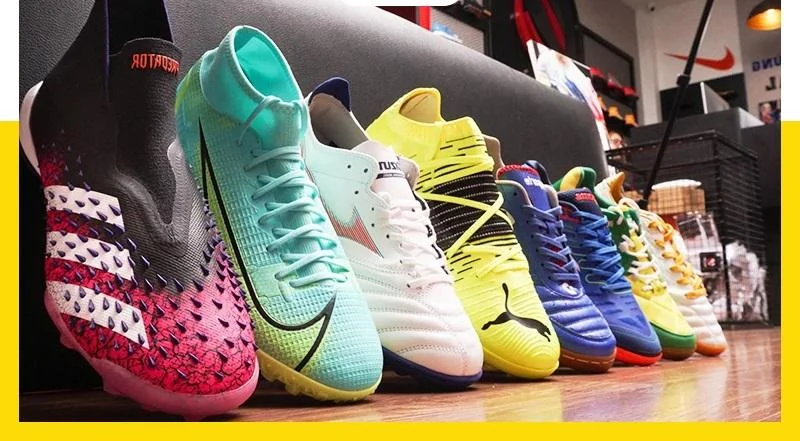 Giày đá bóng sân cỏ nhân tạo: Kinh nghiệm chọn mua, top giày tốt nhất