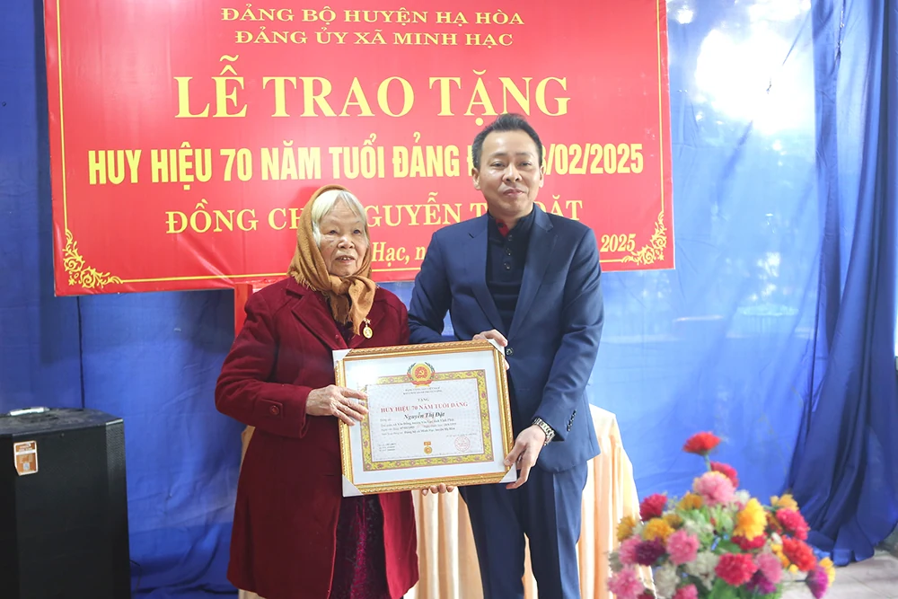 Các đồng chí lãnh đạo tỉnh thăm và chúc Tết tại các địa phương