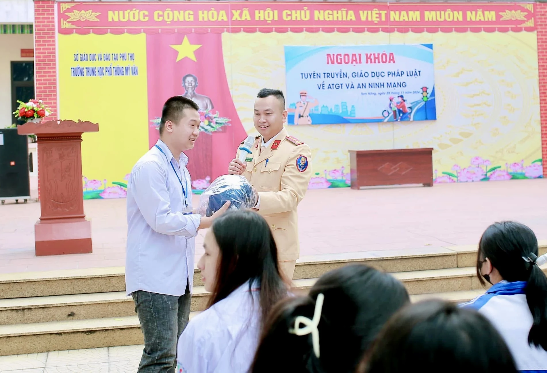 Đảm bảo an toàn giao thông cho người dân vui Xuân, đón Tết