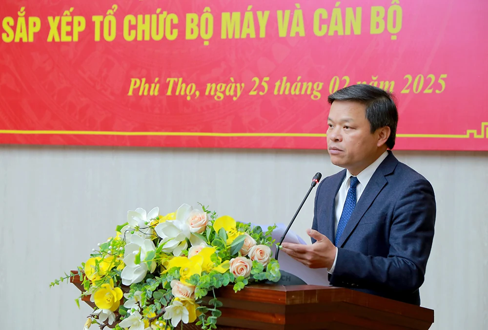 Công bố các quyết định của Chủ tịch UBND tỉnh về sắp xếp tổ chức bộ máy và cán bộ