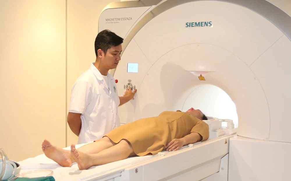 Ứng dụng khoa học kỹ thuật trong khám chữa bệnh