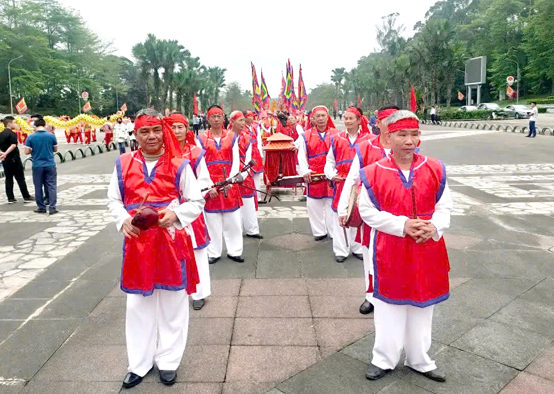 Đặc sắc rước kiệu Hy Cương