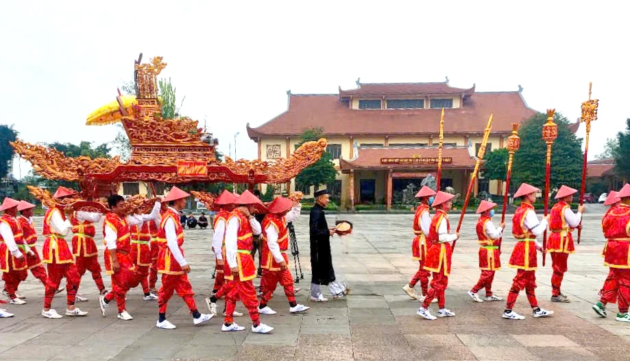 Đặc sắc rước kiệu Hy Cương