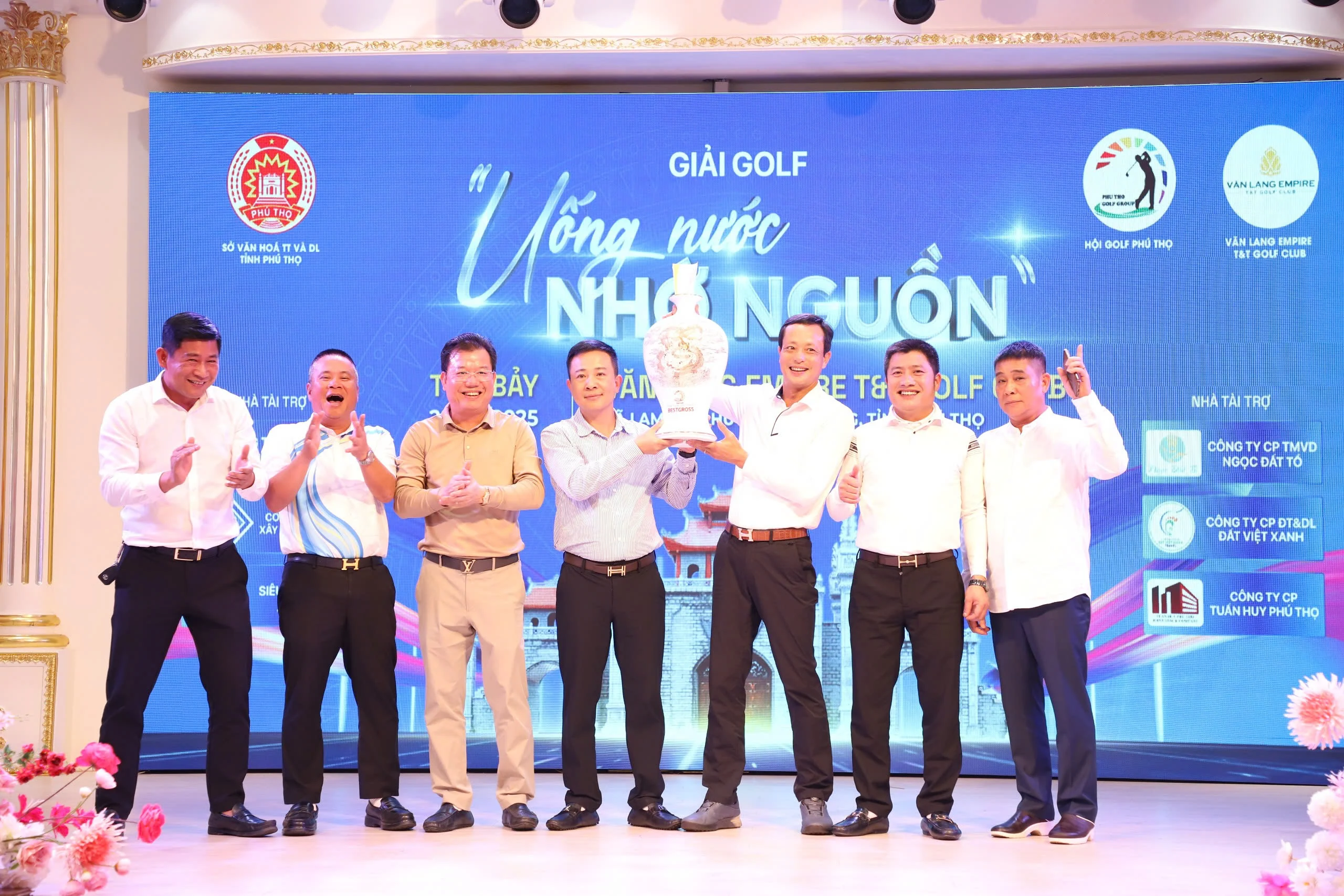 100 Golfers quy tụ tại giải đấu “Uống nước nhớ nguồn”