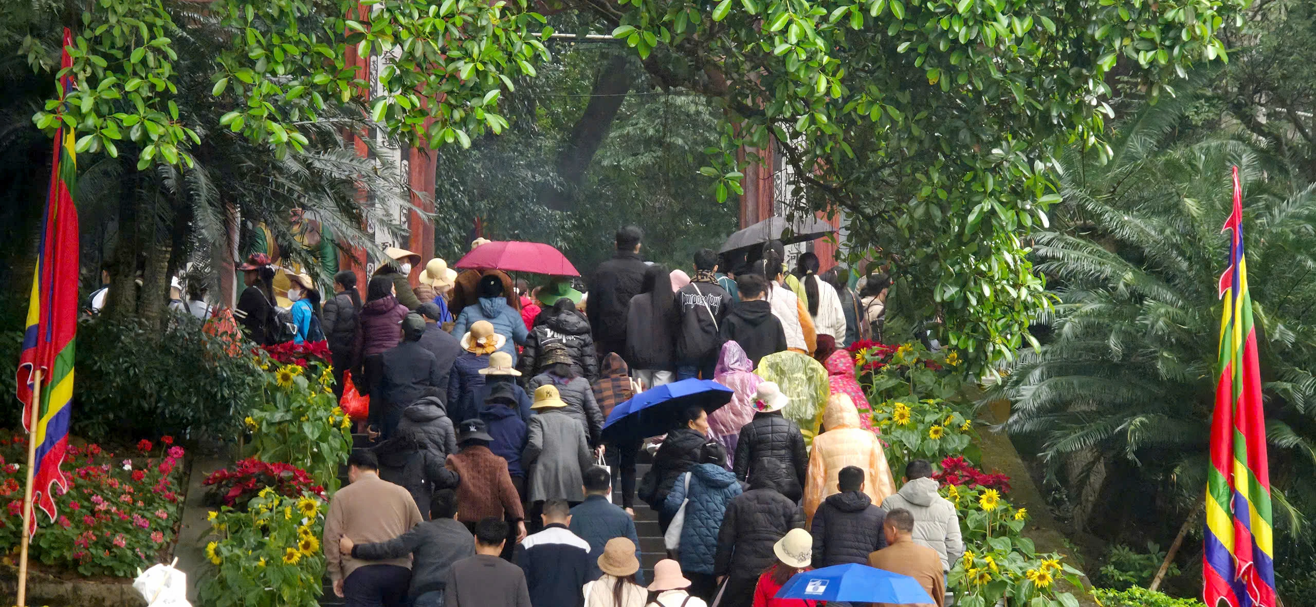 Đền Hùng trước ngày chính lễ