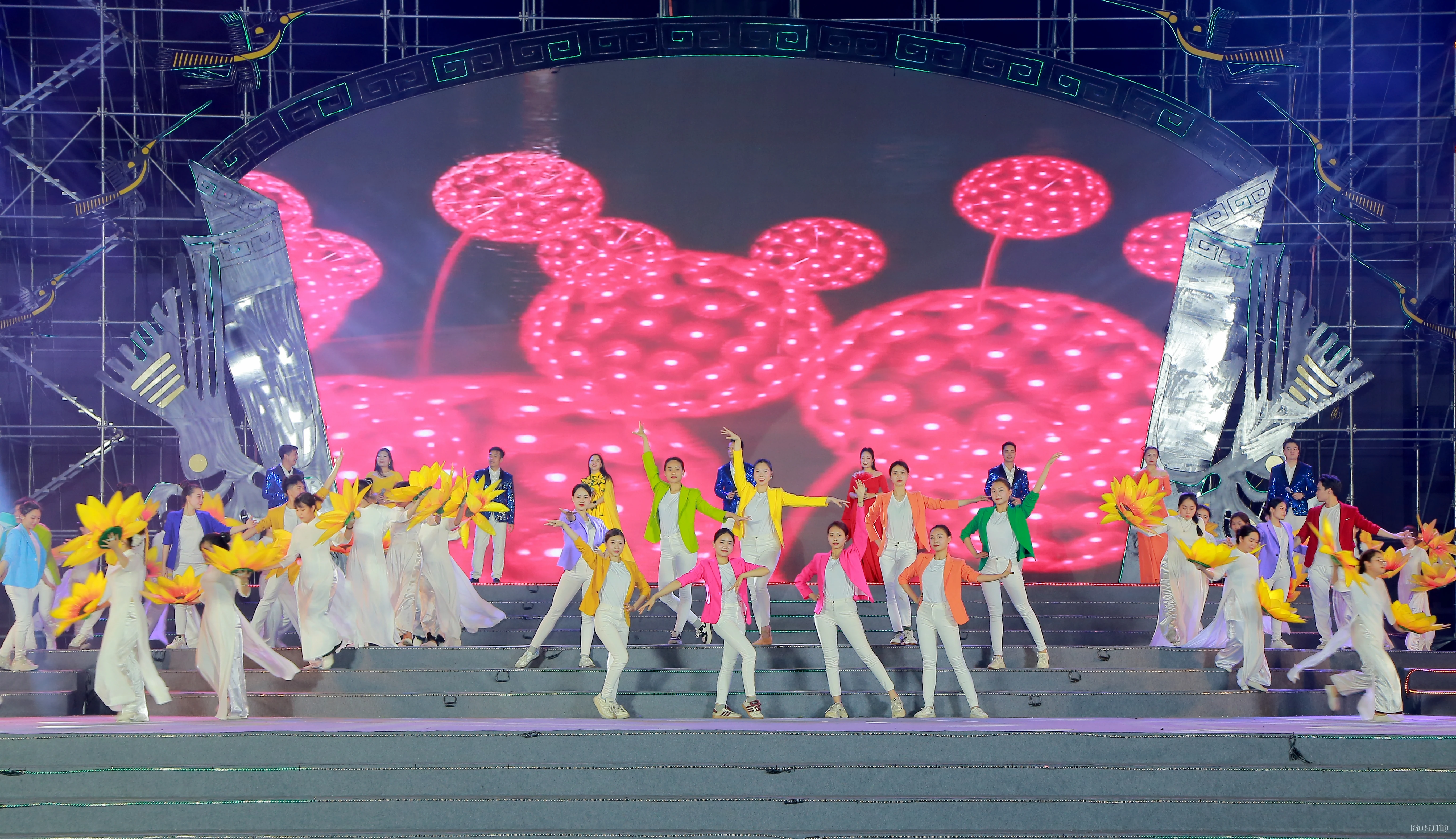 Tổng duyệt chương trình nghệ thuật khai mạc Lễ hội Đền Hùng và Tuần Văn hóa - Du lịch Đất Tổ năm Ất Tỵ 2025​