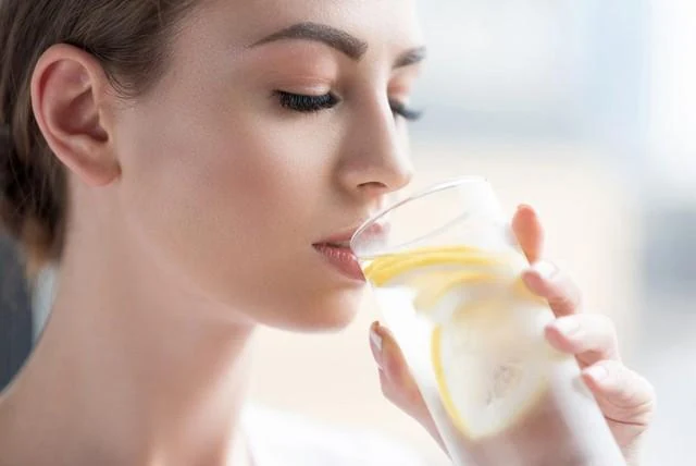 3 nhóm người nên hạn chế ăn chanh