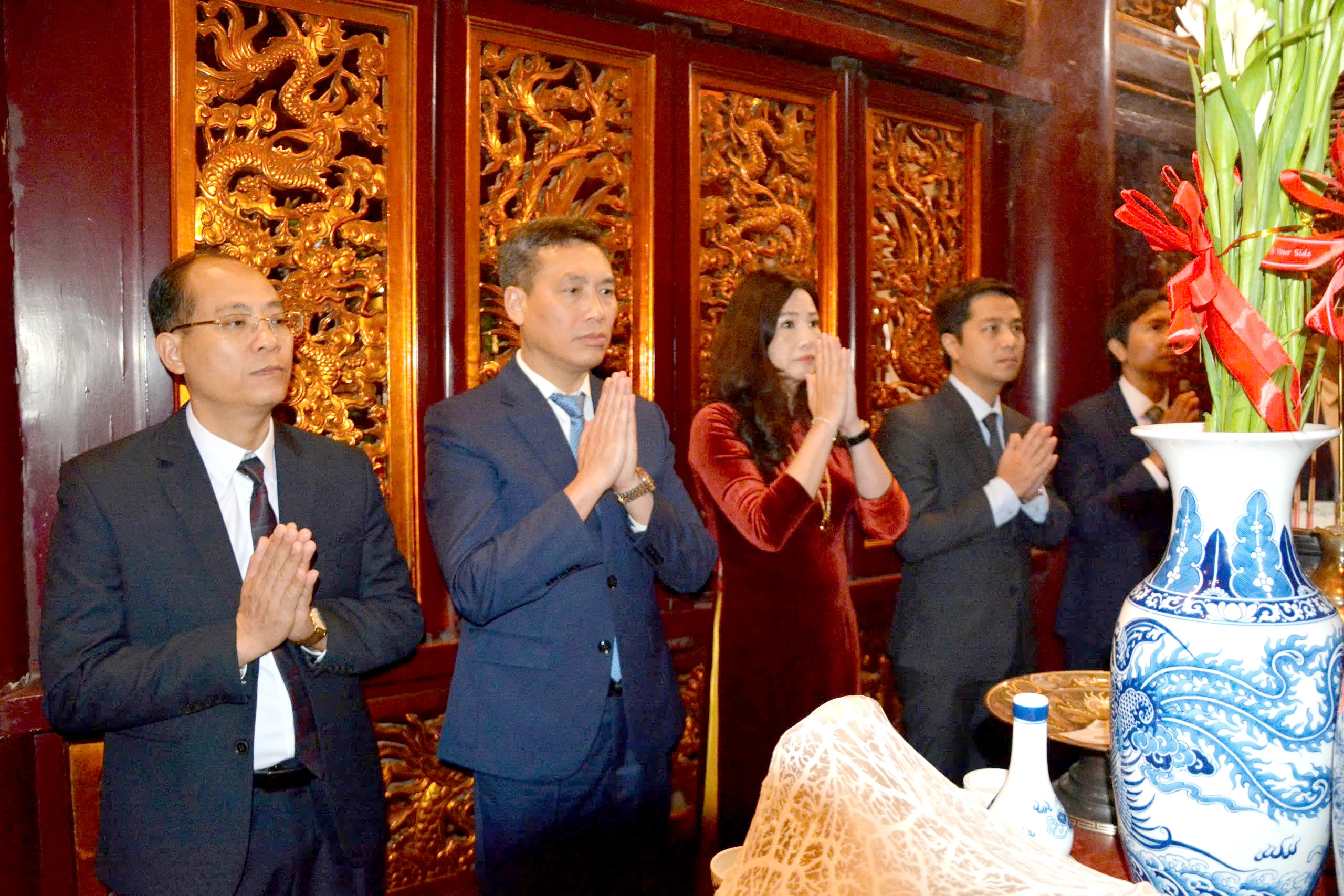 Huyện Thanh Ba dâng hương tưởng niệm các Vua Hùng