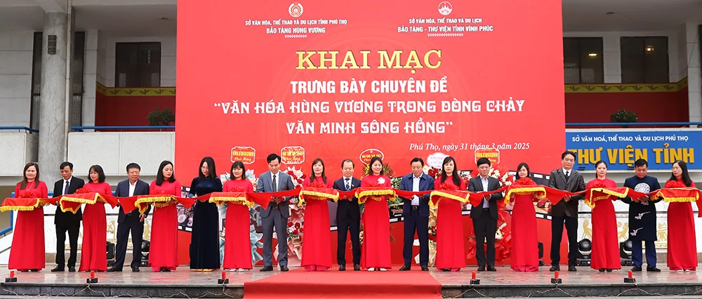 Trưng bày hơn 300 hiện vật chuyên đề “Văn hoá Hùng Vương trong dòng chảy văn minh sông Hồng”