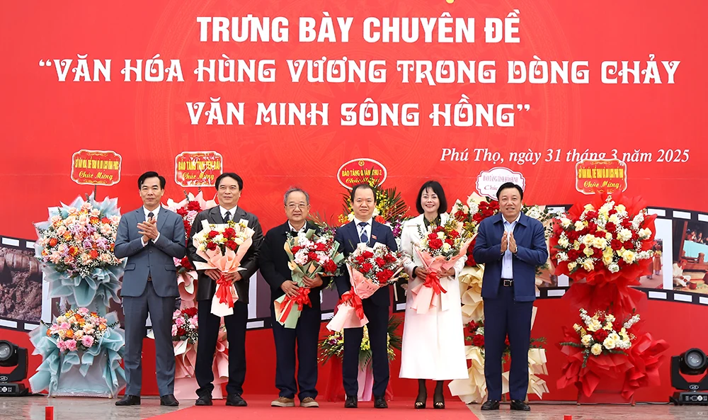 Trưng bày hơn 300 hiện vật chuyên đề “Văn hoá Hùng Vương trong dòng chảy văn minh sông Hồng”