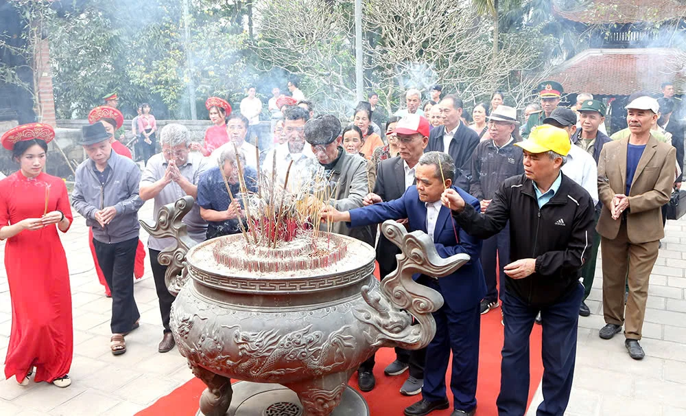 Lễ dâng hương tưởng niệm Tổ Mẫu Âu Cơ