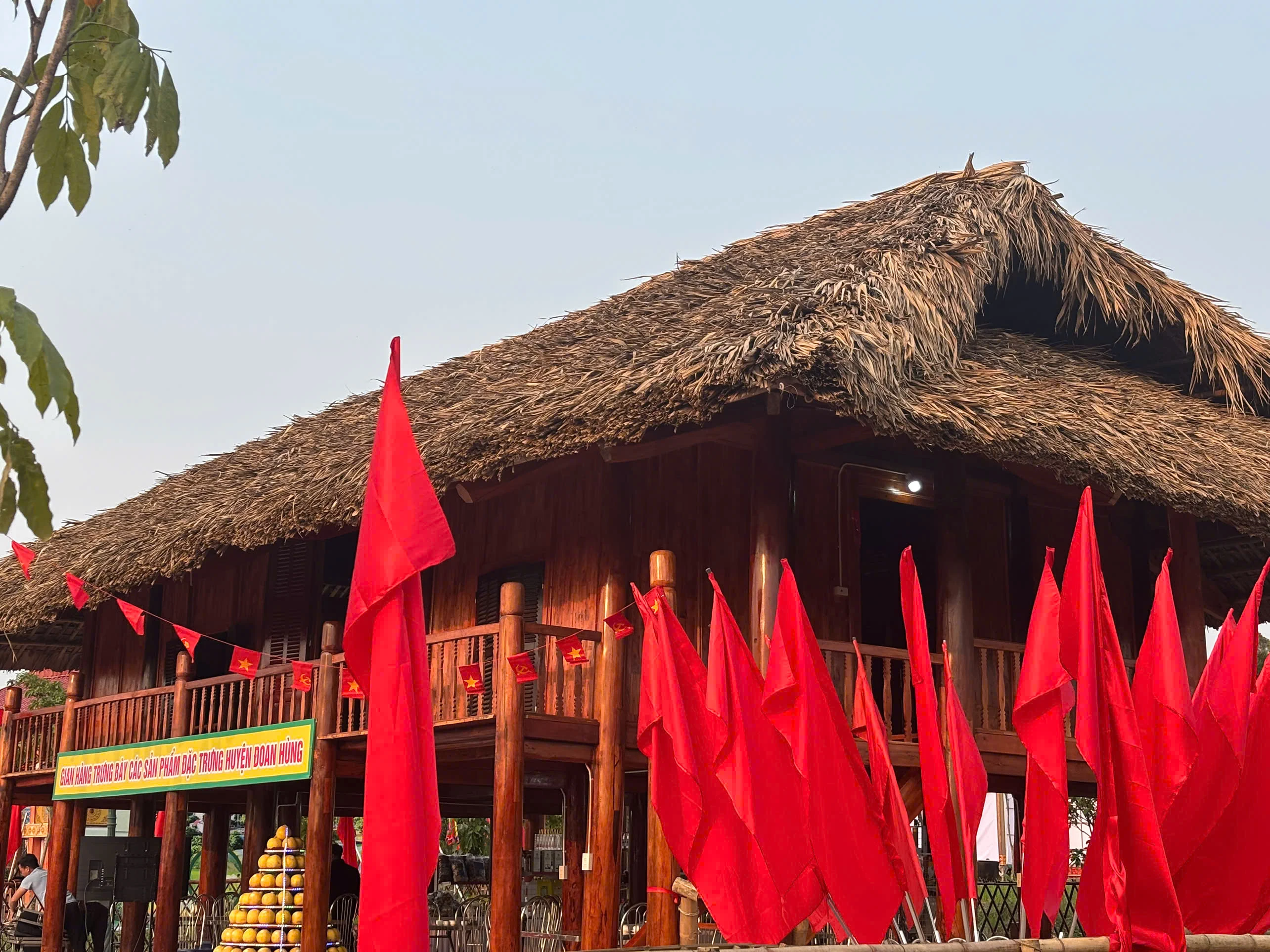 Độc đáo kiến trúc trại văn hoá của các huyện, thành, thị