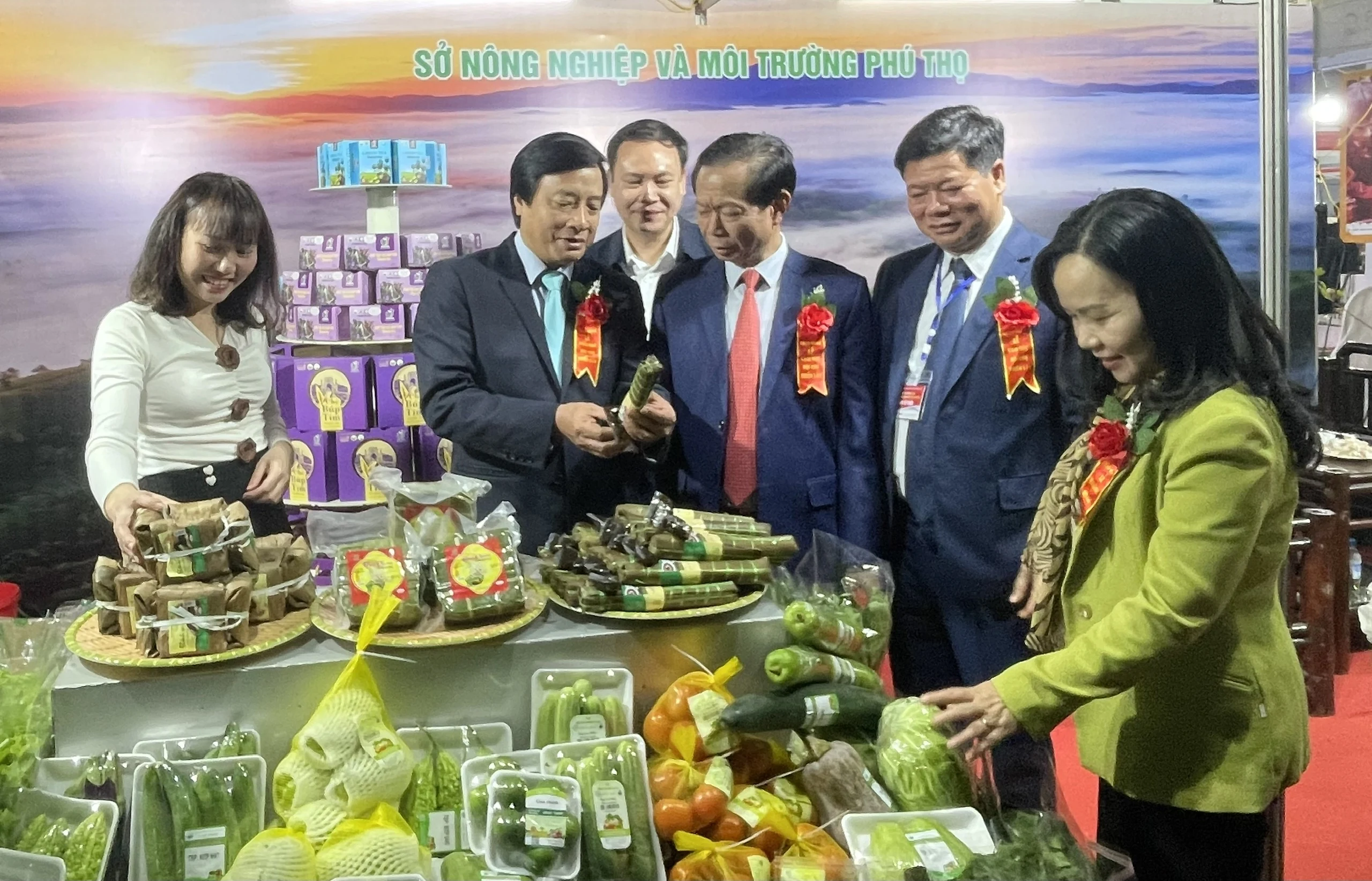 Khai mạc Hội chợ Thương mại và sản phẩm OCOP Phú Thọ năm 2025