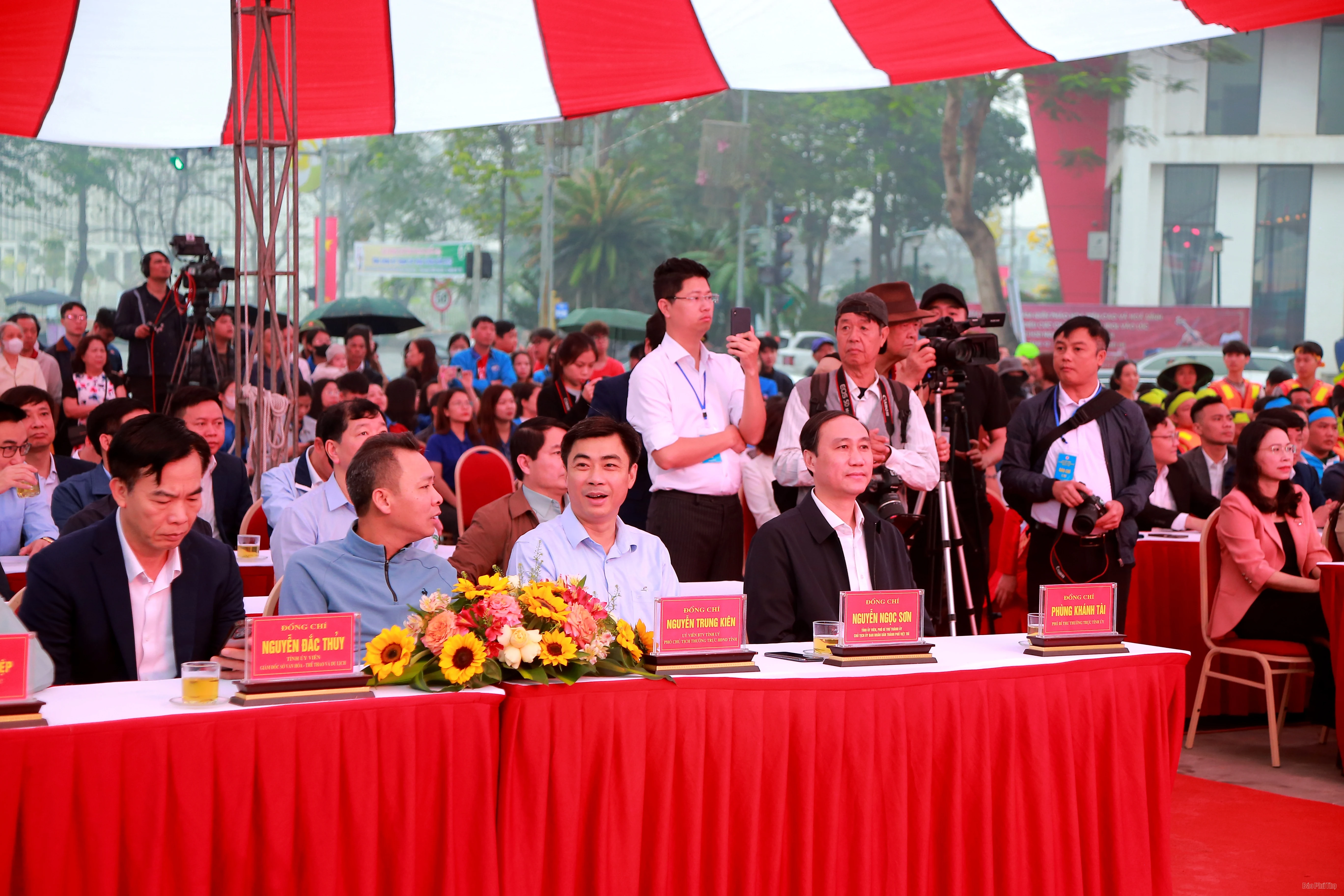 Bạch Hạc vô địch giải Bơi chải thành phố Việt Trì mở rộng