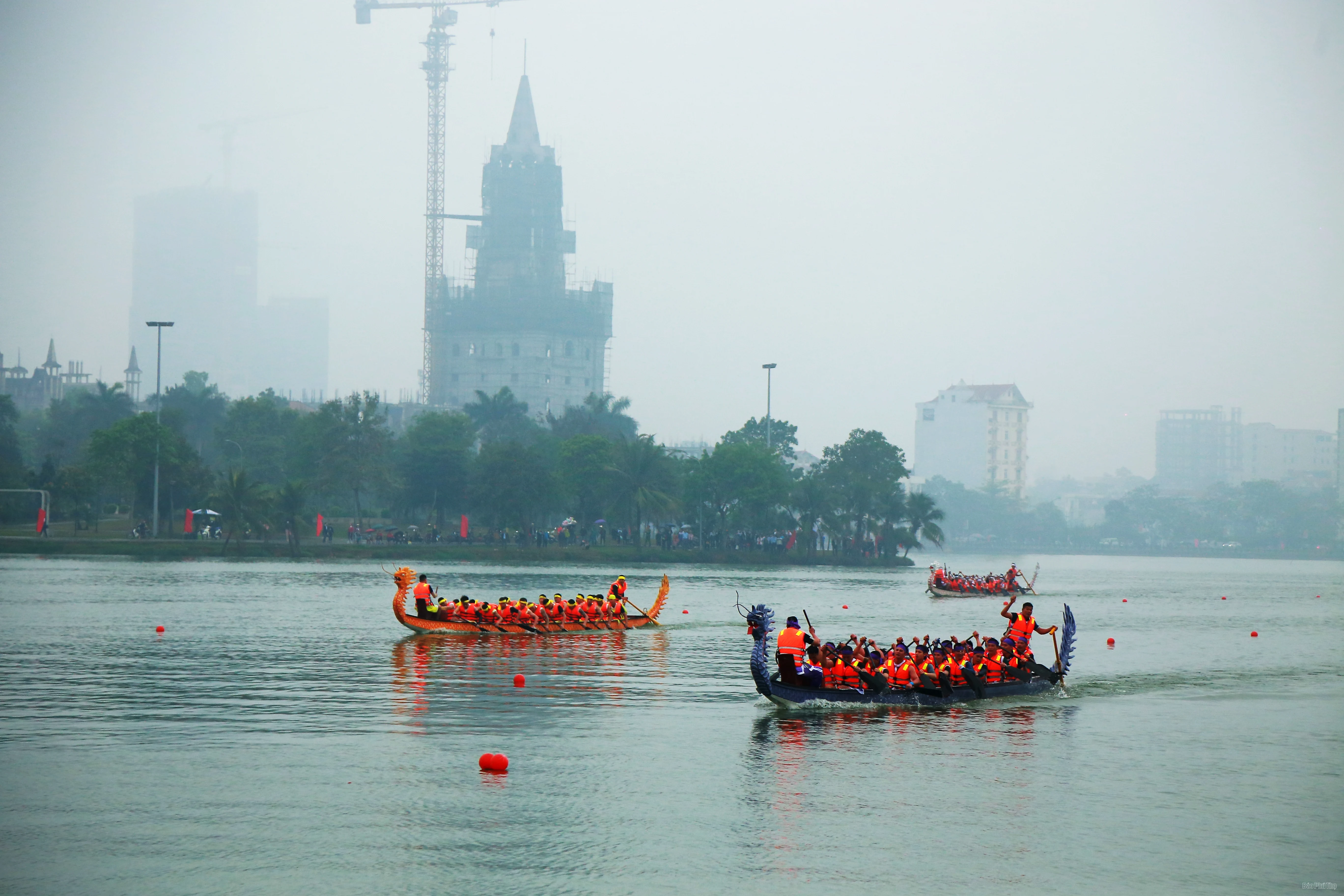 Bạch Hạc vô địch giải Bơi chải thành phố Việt Trì mở rộng