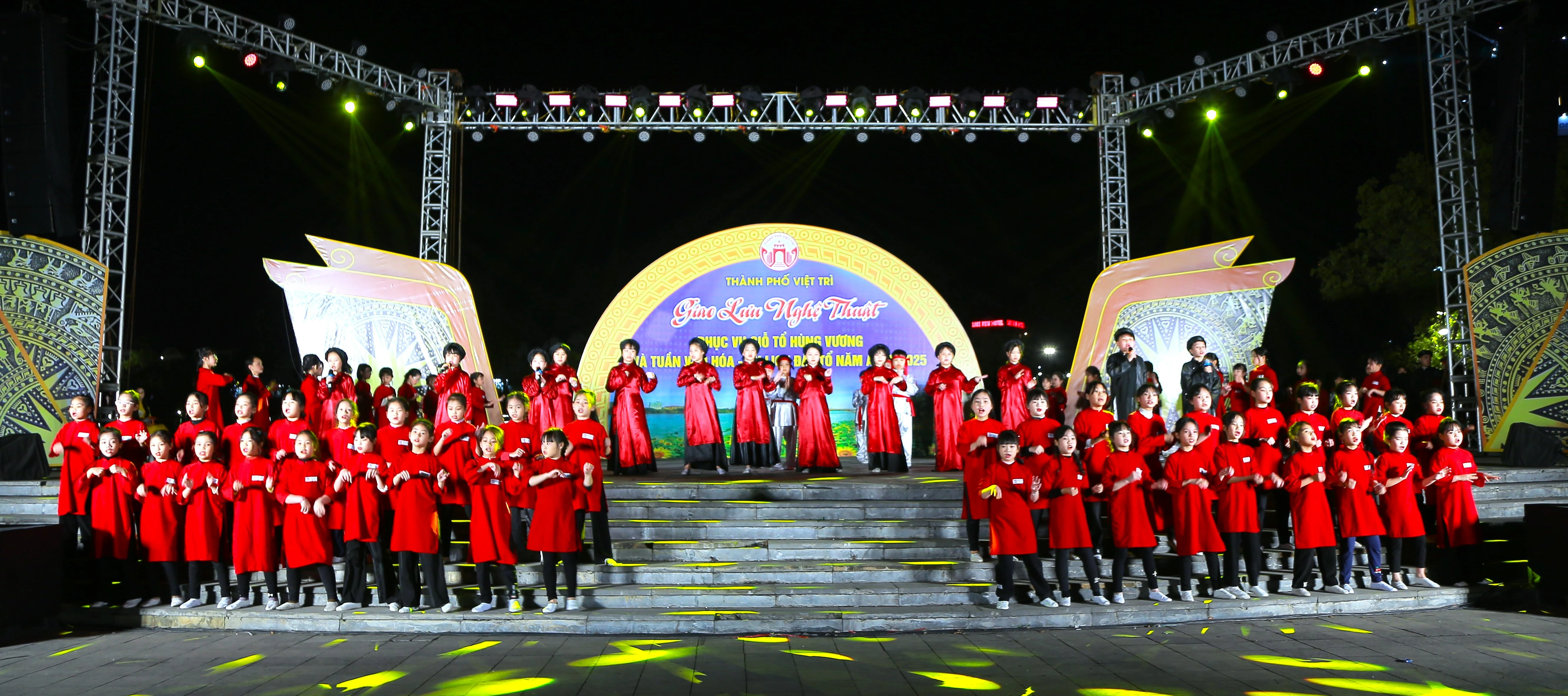 Hơn 250 học sinh TP Việt Trì tham gia chương trình Hát Xoan và Dân ca