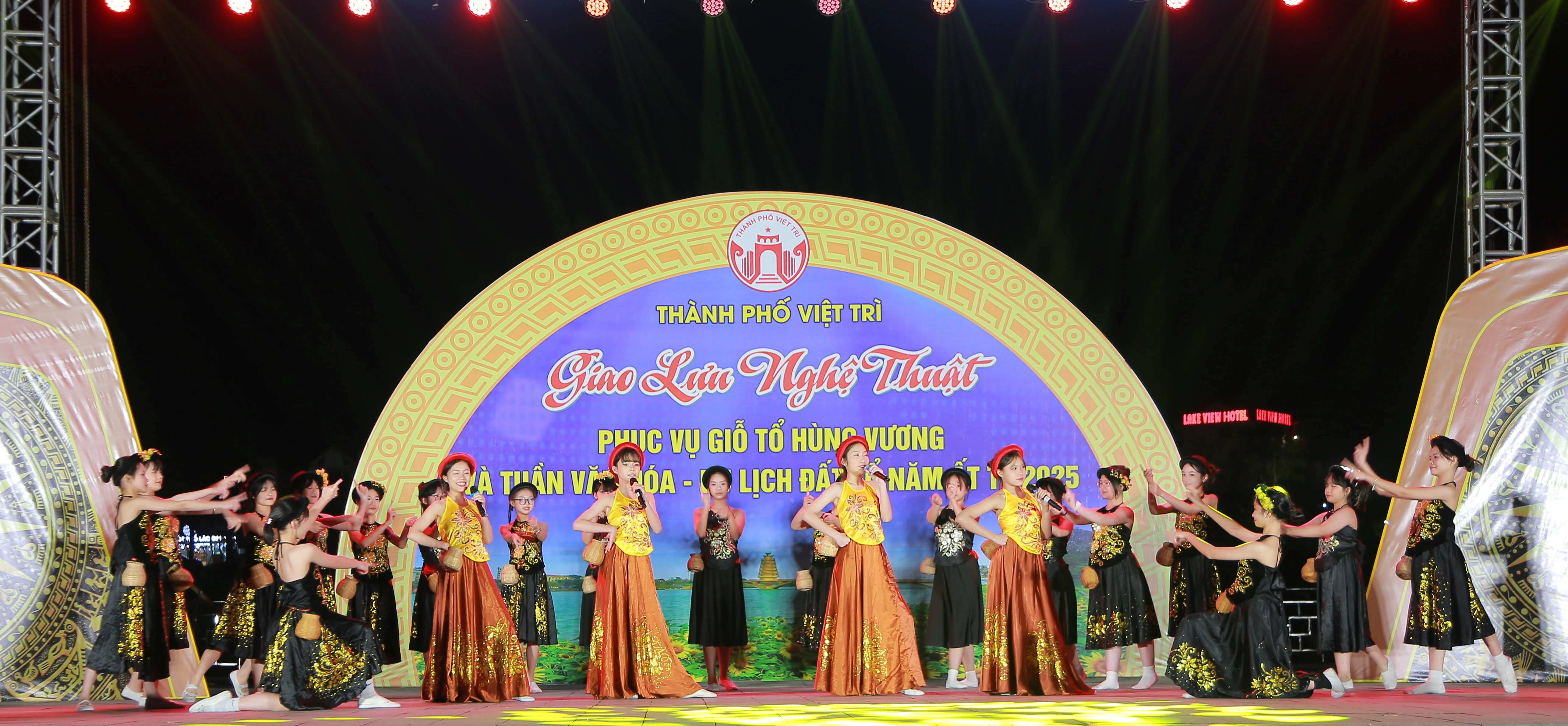 Hơn 250 học sinh TP Việt Trì tham gia chương trình Hát Xoan và Dân ca