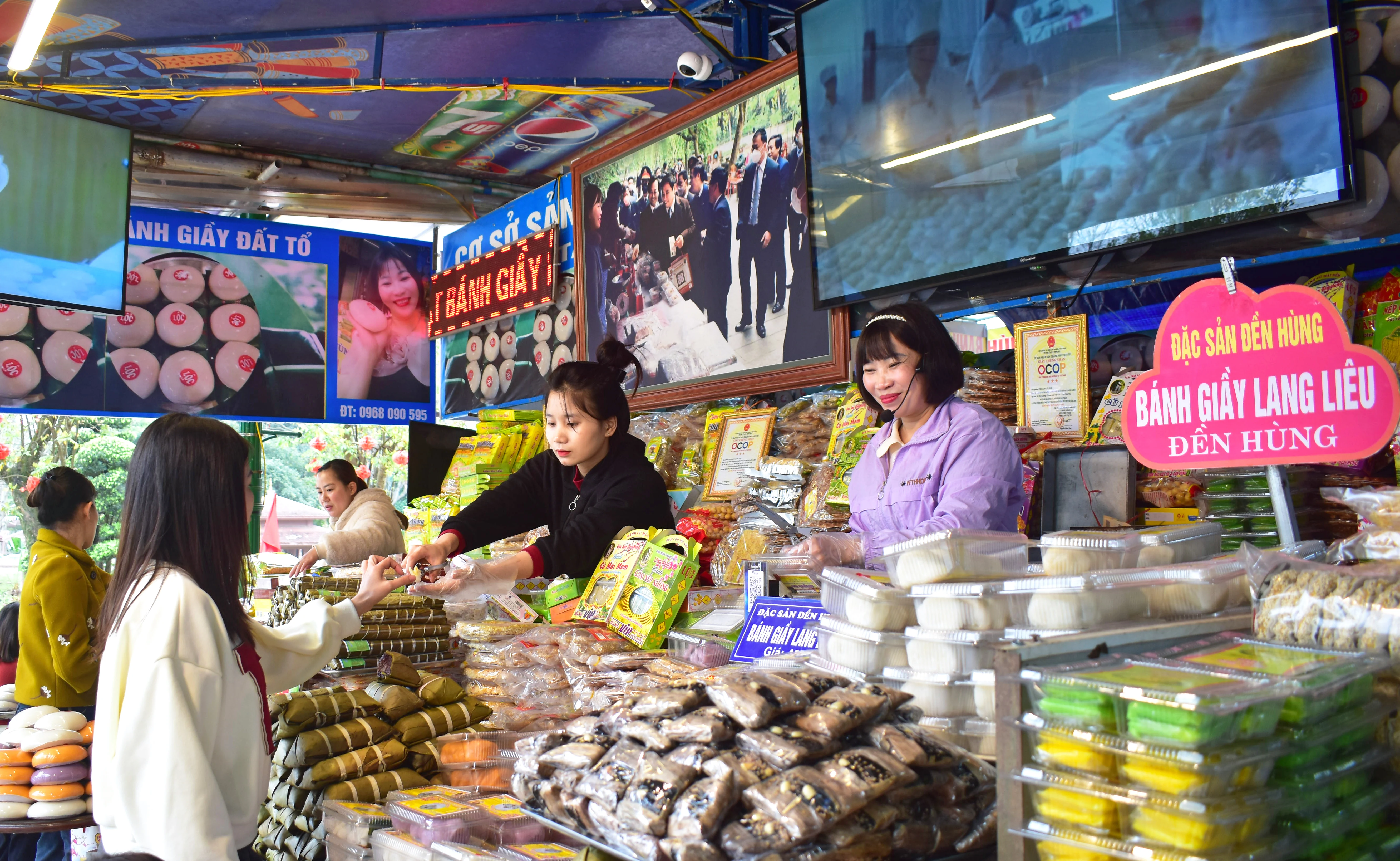 Đặc sản Đất Tổ “hút khách” tại Đền Hùng