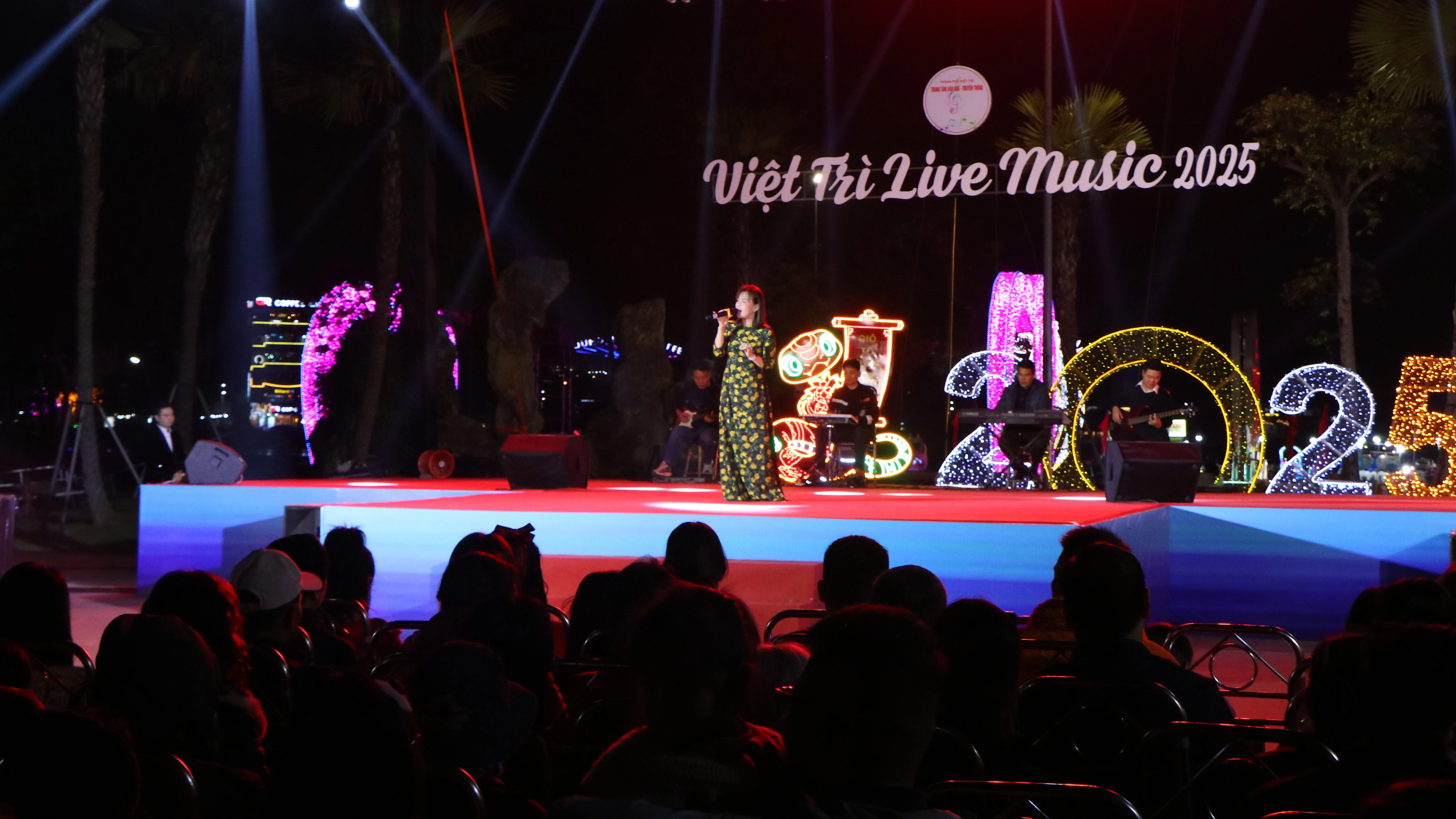 Sôi động đêm nhạc “Việt Trì Live music”